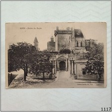 Uzes Entree du Duche 1910 France Vintage Postcard (P1117)