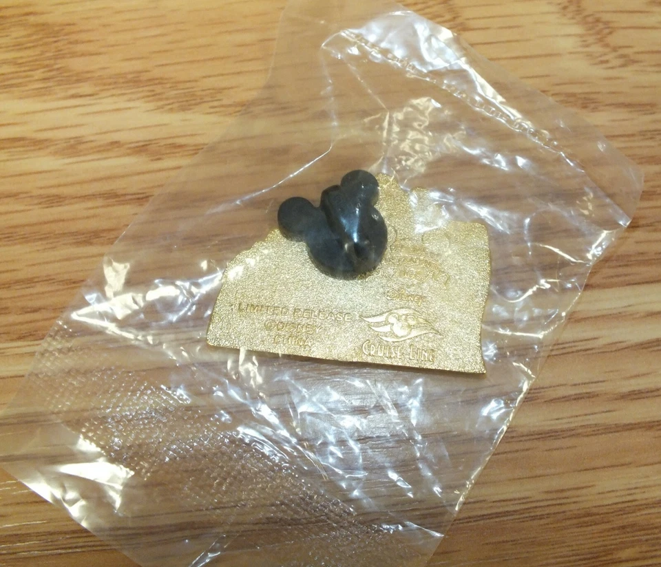 Prendedor Campanilla Genuino Disney Cruise Line Lanzamiento Limitado "Hasta que Nos encontremos Nuevamente"  Foto 3 de 4