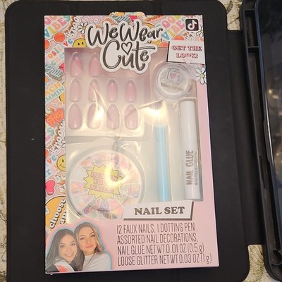 We Wear Cute Press-On Nails Pink Glitter Almond Smiley Face Glue Included