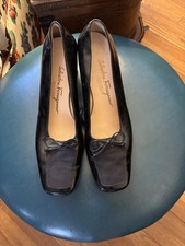 Salvatore Ferragamo Boutique Women  s Black Patent Leather Pumps Shoes Size 9 B