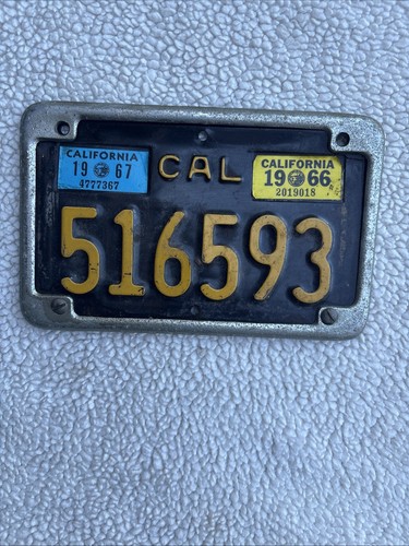 Vintage Black & Yellow CA California Motorcycle License Plate Cracked - Picture 1 of 9