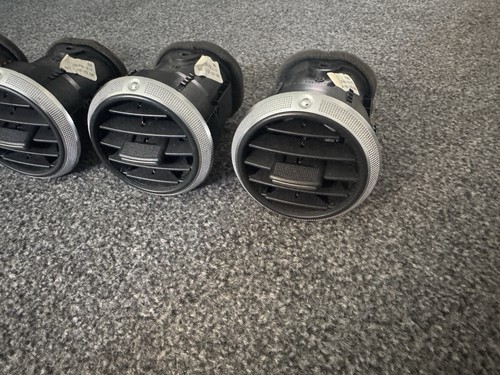 AUDI A3 8P FACELIFT FRONT DASHBOARD SET HEATER VENTS 8P0820901C - Picture 3 of 4