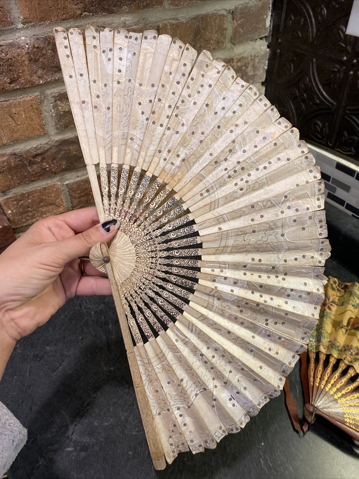 Lote de 5 ventiladores plegables antiguos COMO ESTÁN ~ Ver fotos para más detalles Foto 2 de 4