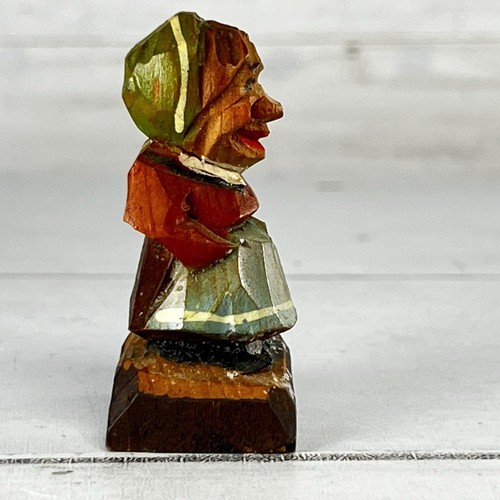Statua statua arte popolare donna in legno dipinto intagliato vintage - Foto 3 di 8