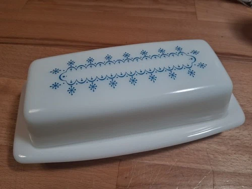 Vintage Pyrex Blue Snowflake Garland Covered  Butter Dish Blue White