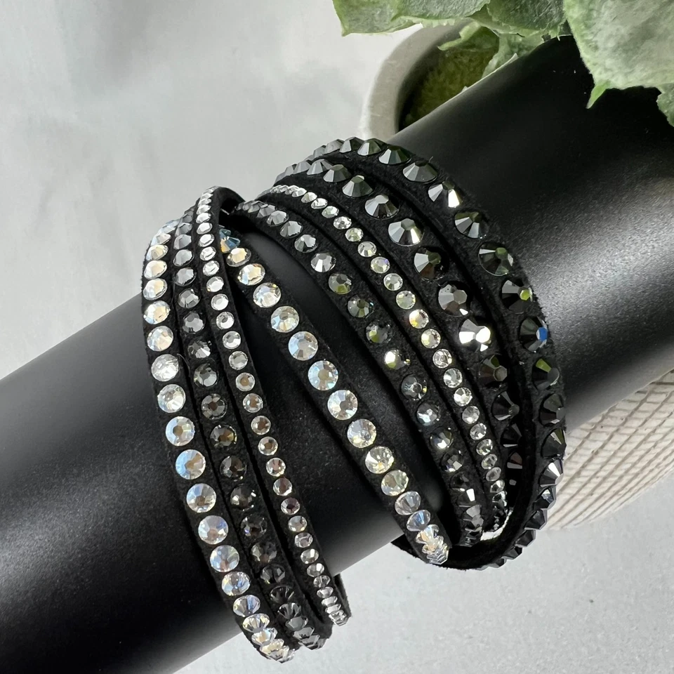 Swarovski Slake Deluxe Jet Black Wrap Bracelete Cristal Vegano Camurça Rocker Glam - Imagem 2 de 4