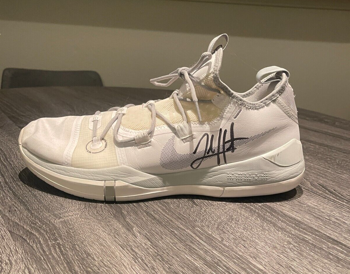 Josh Hart Game worn autographed Nike Kobe Exodus TB Gray