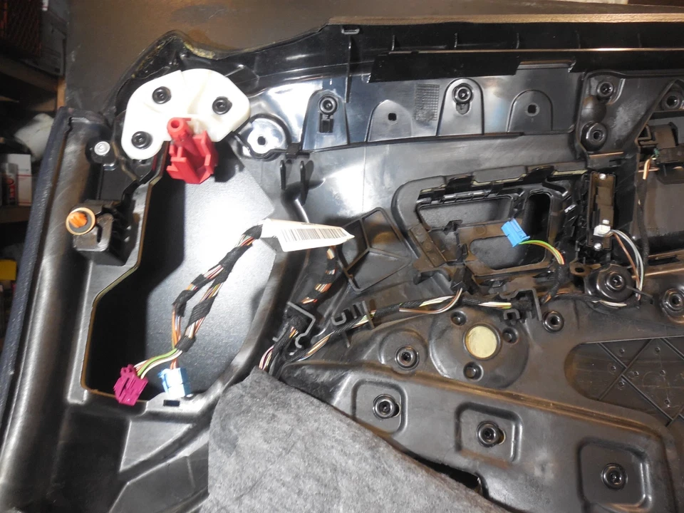 Tapicería de panel de tarjeta de puerta delantera izquierda 2127201770 2010-13 Mercedes Benz W212 E300 E350 Foto 3 de 4