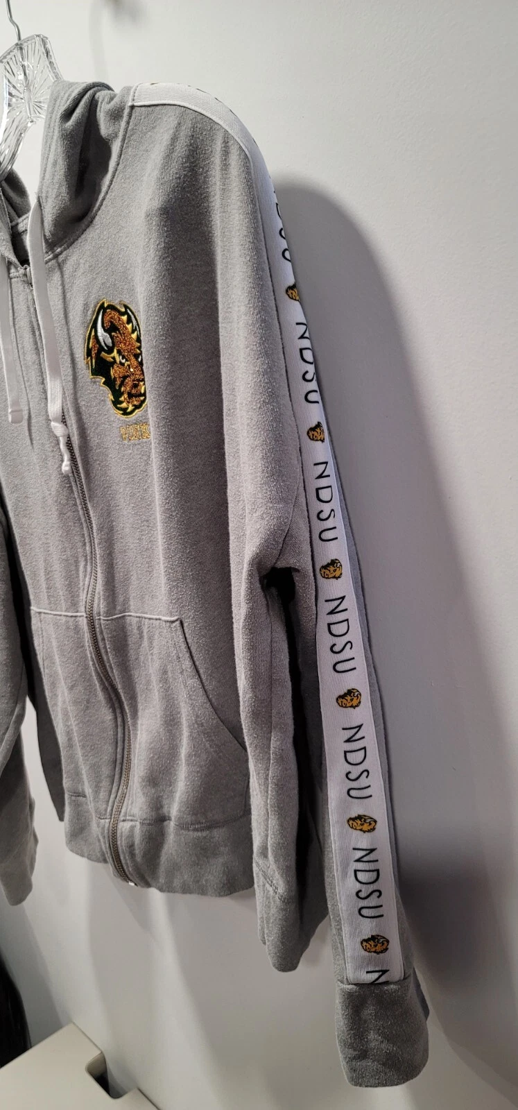 UNDERCOVER Felpa donna rosa Victoria's Secret manica lunga full zip con cappuccio NDSU bisonte L