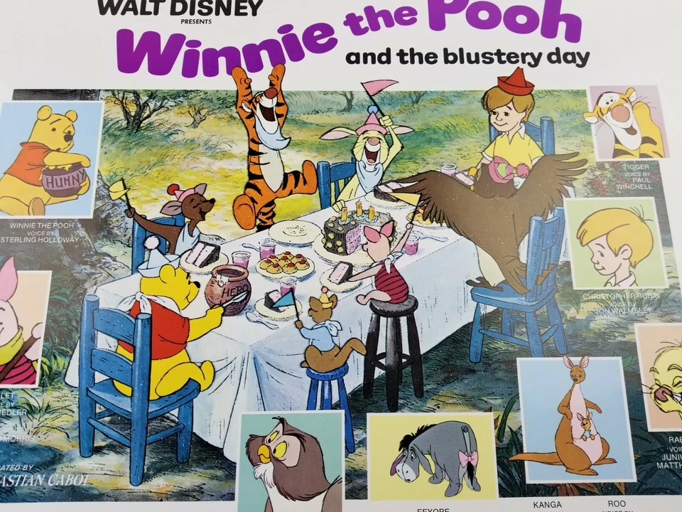 Póster "Walt Disney Presents Winnie the Pooh and the Blustery Day" Edición Limitada 28x22" Foto 4 de 4