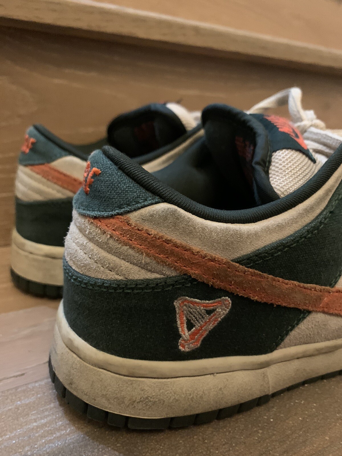 Nike Dunk Low Eire SB Size 6 M RARE VINTAGE Pre owned. image 2