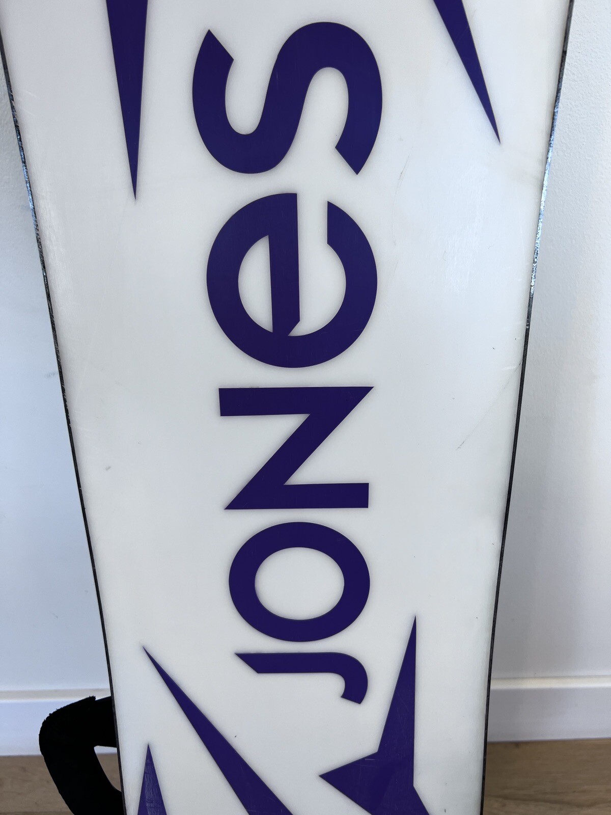 Jones Twin Sister Snowboard 146 CM With Burton Lexa Bindings