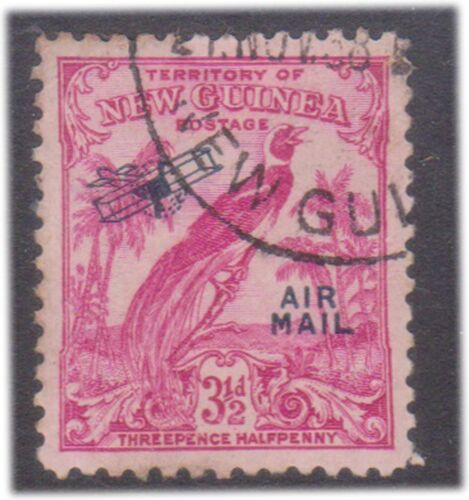 (F183-99) 1932 New Guinea 3 1/2d carmine bird of paradise Air mail stamp (CX)  - Photo 1 sur 1