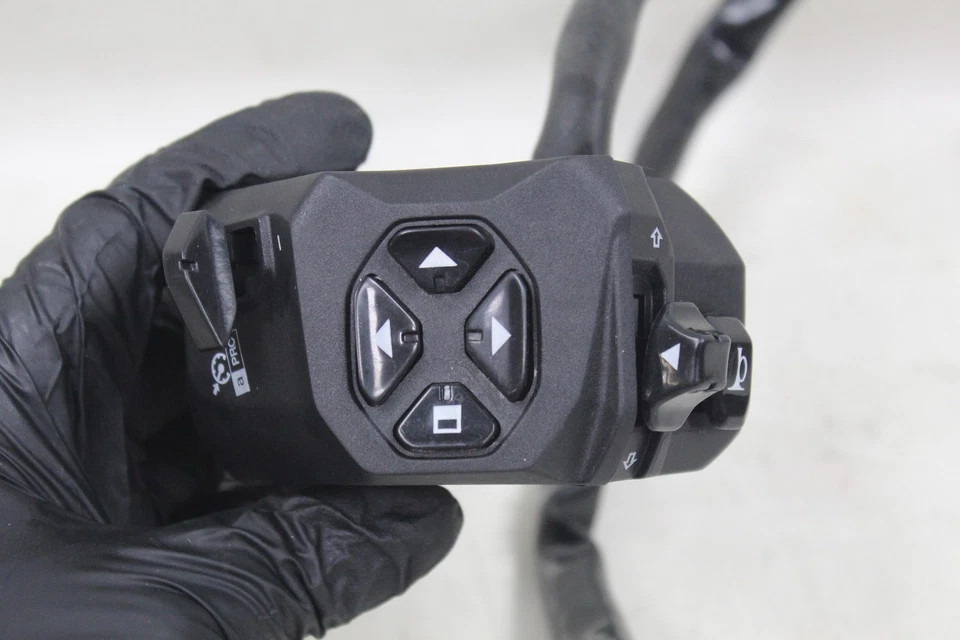 Aprilia RSV4 1100 21-25 Tuono RS660 OEM Left Headlight Blinker Control Switch - Image 3 of 4