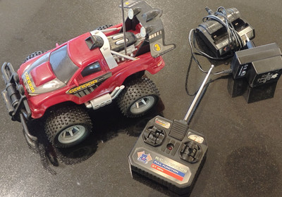 Playbear RC-Car Monstertruck ferngesteuertes Auto mit Fernbedienung Vintage