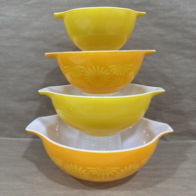Pyrex Sunflower Daisy Cinderella Nesting Bowl Set Orange 441,442,443,444 