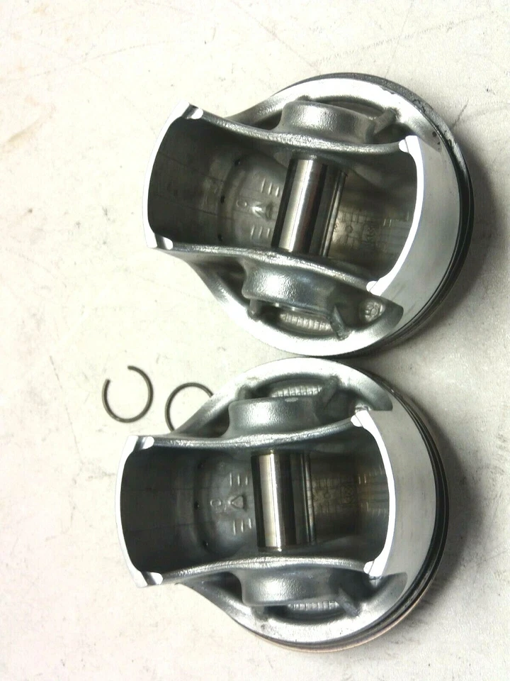 Ducati Monster 696 2009 pistones y jarras cilindros Foto 3 de 4