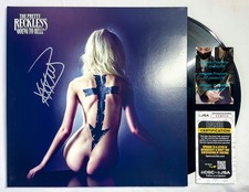 Taylor Momsen Signed PRETTY RECKLESS GOING TO HELL Vinyl Album PROOF JSA Taylor Momsen Signed PRETTY RECKLESS GOING TO HELL Vinyl Album PROOF JSA