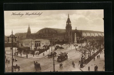 AK Hamburg-St.Georg, Blick zum Hauptbahnhof mit Passanten und Straßenbahn 