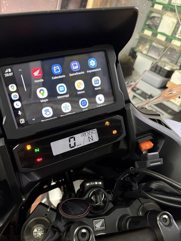 Adattatore Wireless per Carplay e Android,Africa Twin & Nt1100. "Disponibili" - Immagine 3 di 4