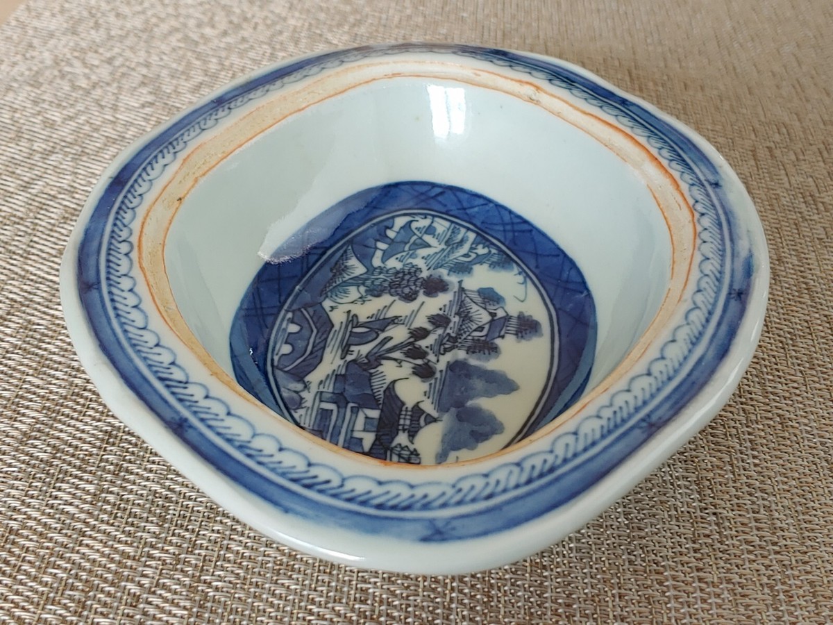 青花白龍皿 大清康熈年製 940 青花白龍皿 大清康熈年製 940