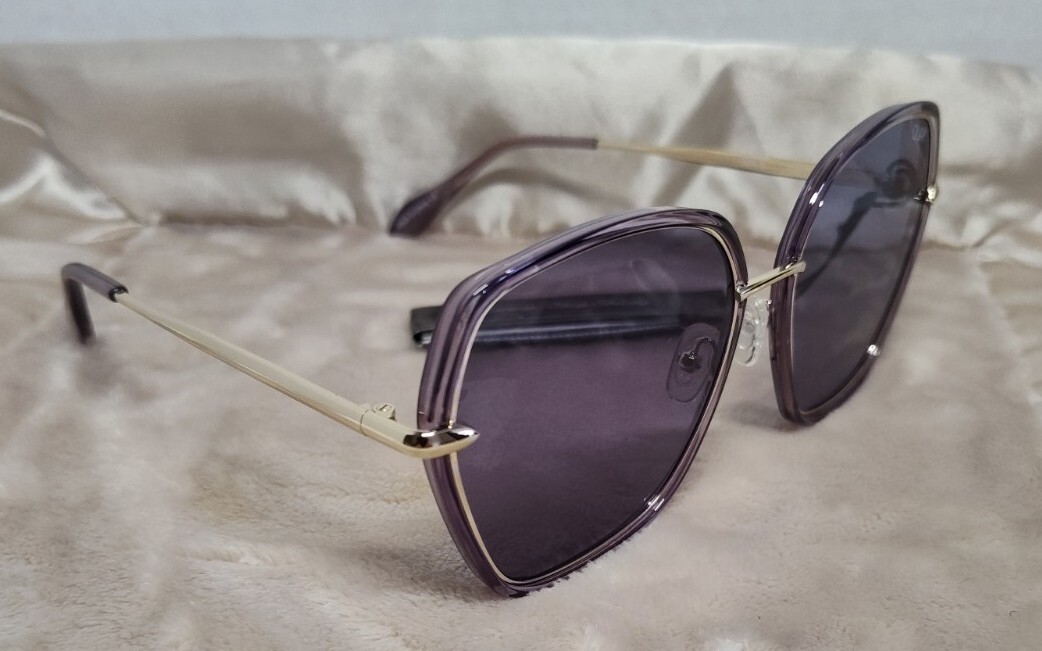 Quay Australia Verve Sunglasses Blue Frames/ Blue Lenses  display picture 1