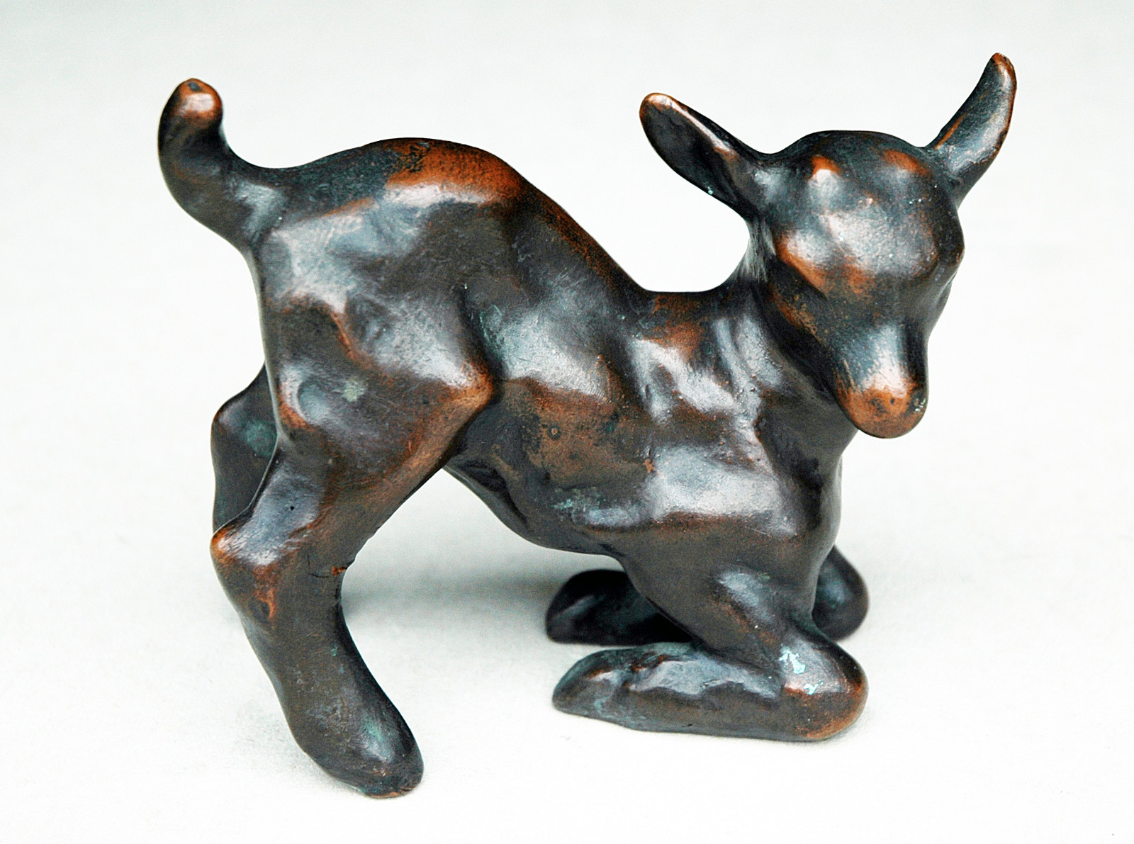 Kleine Ziege 1920er/1930er Jahre bronzefarbene Tonskulptur hervorragende Arbeit