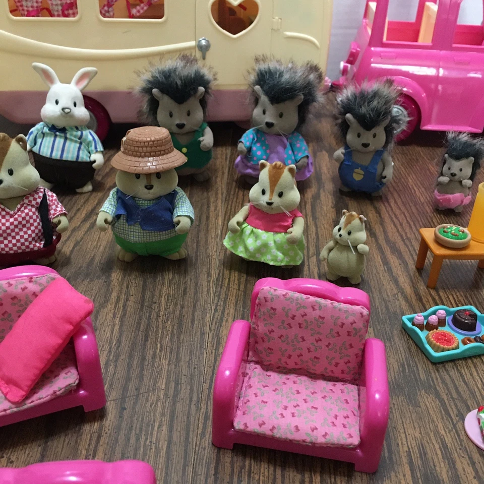 Calico Critters Lil Woodzeez Happy Camper Playset w/ Car-Accessories & Figures - Image 3 of 4