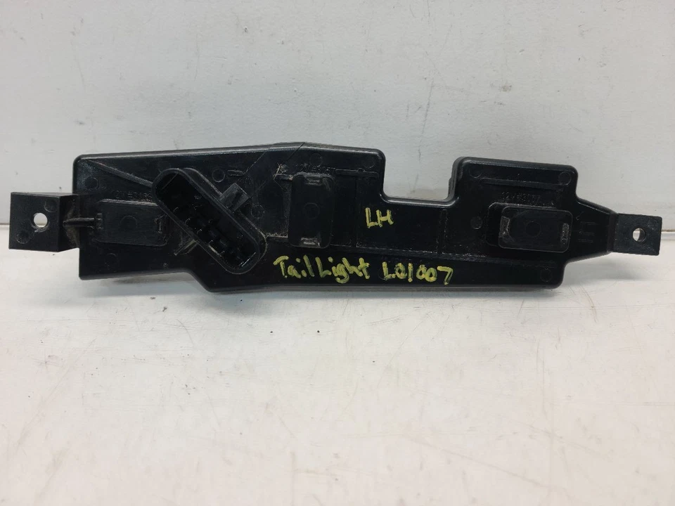 1990-98 GMC Pickup 1500 Drivers Left Tail Light Circuit Board *ONLY* - Image 2 of 2