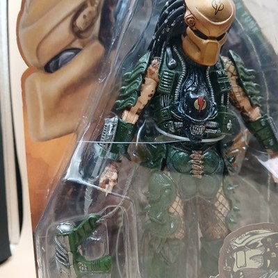 NECA Predator Broken Tusk 7in Action Figure 2018 Sealed Comic