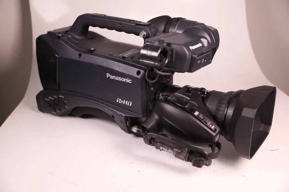 Panasonic AG-HPX300P  P2 HD Camcorder + Fujinon 17X4.5BRM4-K14 1.6/4.5-77m Lens - Image 3 of 4