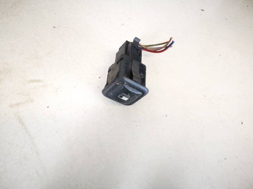 Volkswagen Passat 2000 Fuel Cap Switch (Gas Fuel Door Switch Butto #2004830-01