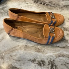 SOFFT Phoebe Nanuk leather Slip On Loafers Gold Buckle Women’s  7-1/2 EUC