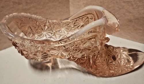 Fenton Art Glass Shoe Figurine Secret Slipper pink cat kitten opalescent Top