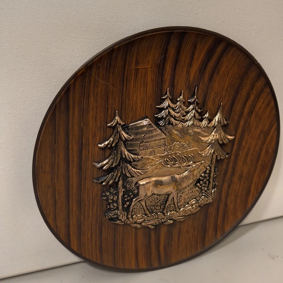 Wild Life 3D Effect Faux Plate 8.25" Plastic Wood Patterned Cabin Hunting  - Image 2 of 4