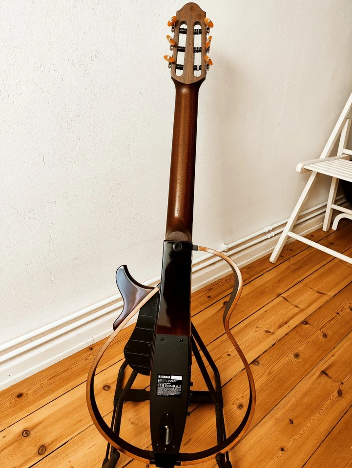 Yamaha SLG200N TBS mit Netzteil und Zubehör - Bild 2 von 4