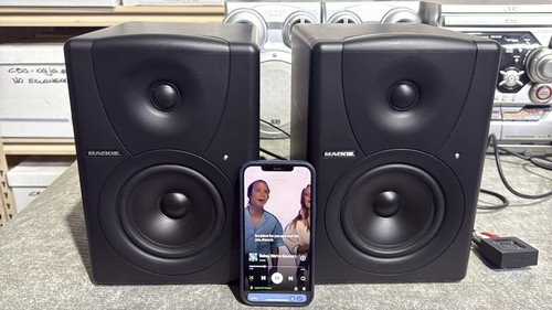 Mackie MR5 Active Studio Monitor Pair Of Speakers Tested Working Watch DemoVideo
