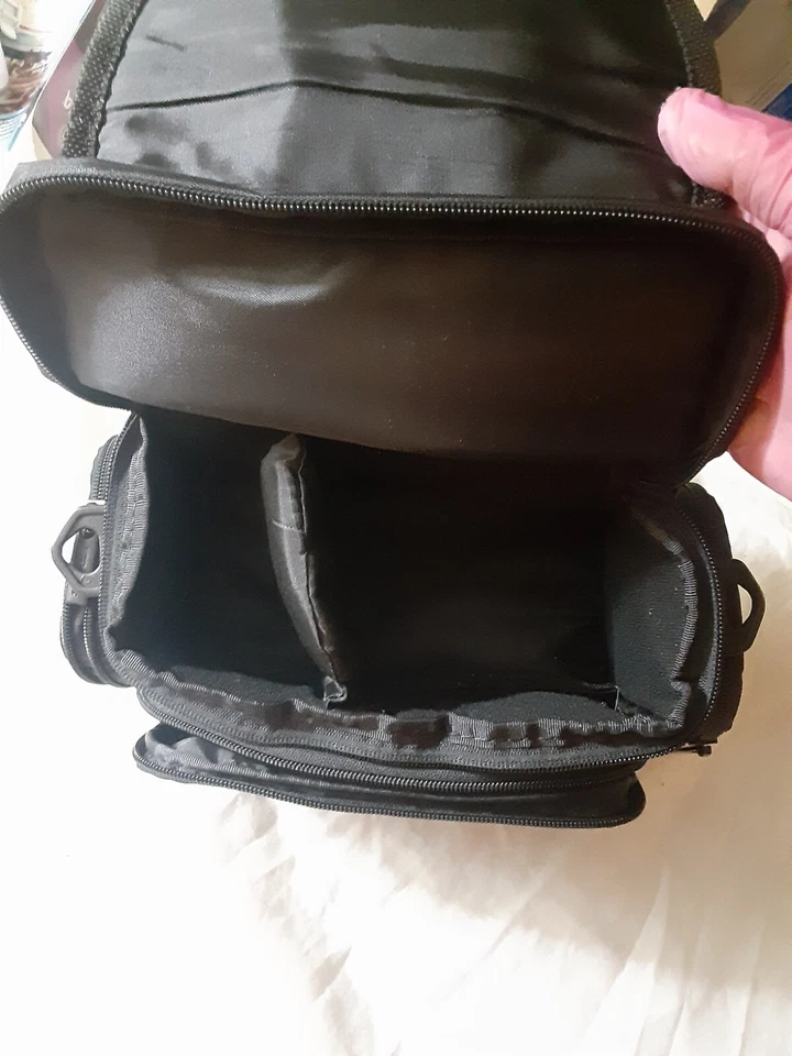 Bolsa para cámara compacta Targus negra 9x6x5", SIN CORREA Foto 3 de 4