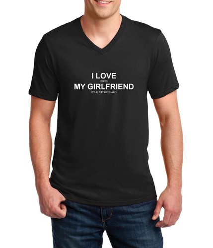 Funny Gamer Shirt I Love When My Girlfriend Lets Me Play Video Games V-Neck Tee - 第 1/3 張圖片