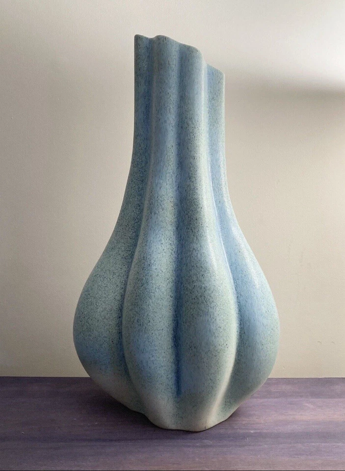 "Florero Global Views XL Portugal 22x11x6"" centro de mesa de piso de cerámica azul moteado" Foto 3 de 4