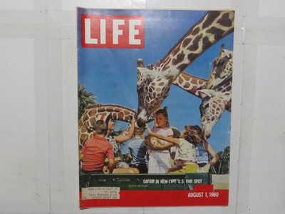 Life Magazine August 1 1960 Safari In New Type U S Fun Spot giraffes AG