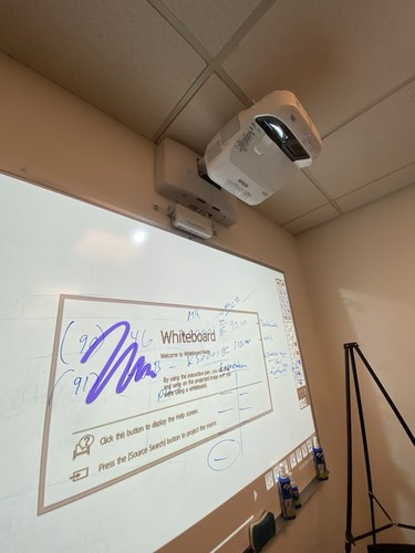 Epson BrightLink Pro 1430Wi Interactive Projector w/ Mount, pens and wall remote - 第 11/11 張圖片
