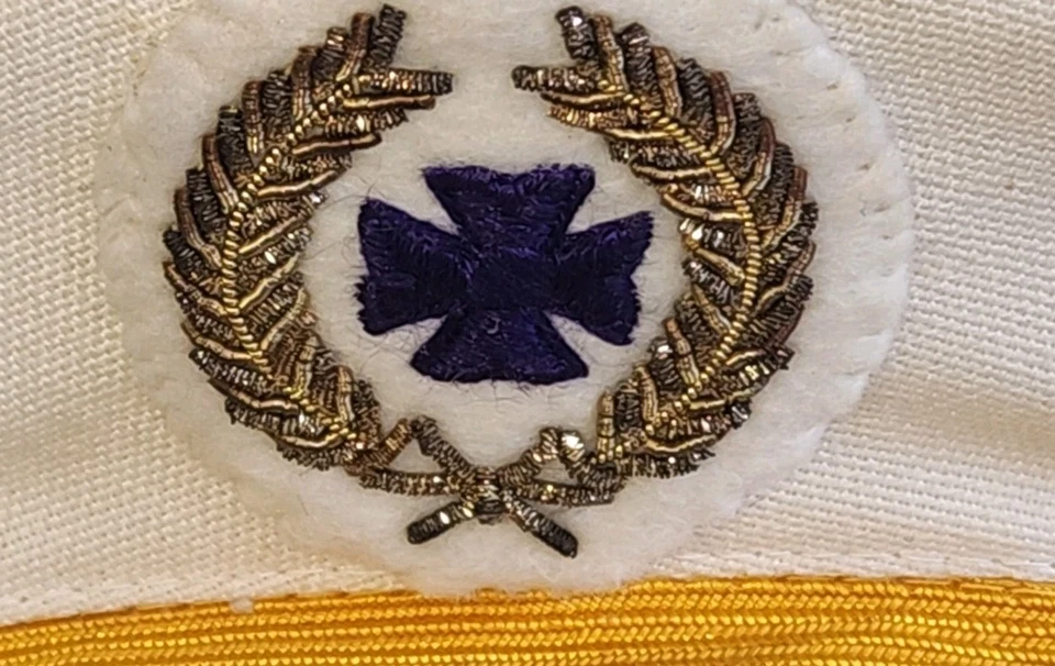 Винтажная дамская вспомогательная шляпа Odd Fellows учитываются все предложения - Изображение 3 из 4