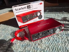 Focusrite Scarlett 2i2 (2nd Gen)   USB-Audioi...