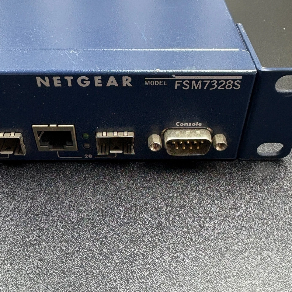 NETGEAR ProSafe FSM7328S 24+4 Port Fast Ethernet L3 Managed Stackable - TESTED - Image 3 of 4