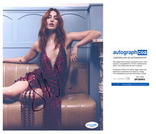 Sophie Nelisse ‘Yellowjackets’ Signed Autograph 8x10 Photo ‘Teen Shauna’ ACOA