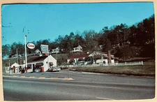 Wiscasset Wisconsin Esso Gas Station Races Motor Court Postcard c1950