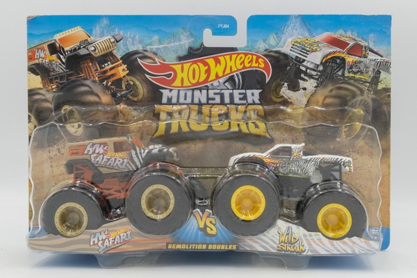 Hot Wheels Monster Trucks Demolition Doubles FYJ64 Hw Safari Vs Wilde Streak Ovp-image