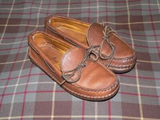 Quoddy Brown Leather Lodge Moccasin, Handsewn, Chrompak, Women s 7