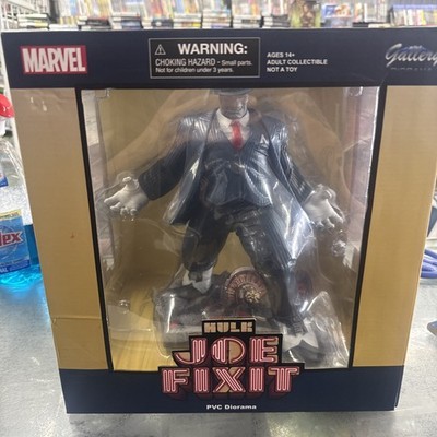 Diamond Select Toys: Marvel Gallery - Mr. Joe Fixit Deluxe Diorama Statue